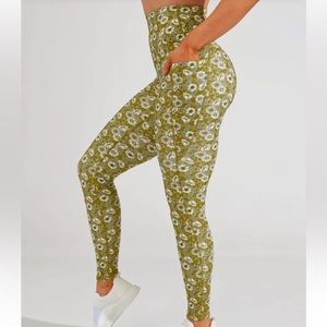 Buff bunny Rosa pocket legging